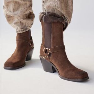 Urban Outfitters Shoes | Nwt Uo Suede Lola Square Toe Boots, Size 6